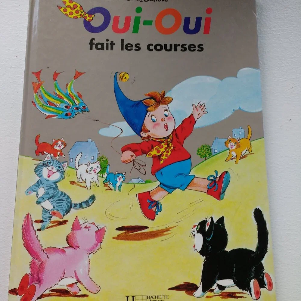 Oui-Oui igloo, Gendarme, Pere Noel, Marin, Fait les Courses by Enid Blyton New